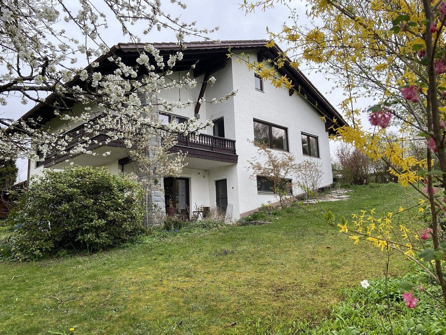 Prodej domu 189 m², pozemek 2.000 m², Fürstenstein, Bavorsko Prodej domu 189 m², pozemek 2.000 m², Fürstenstein, Bavorsko