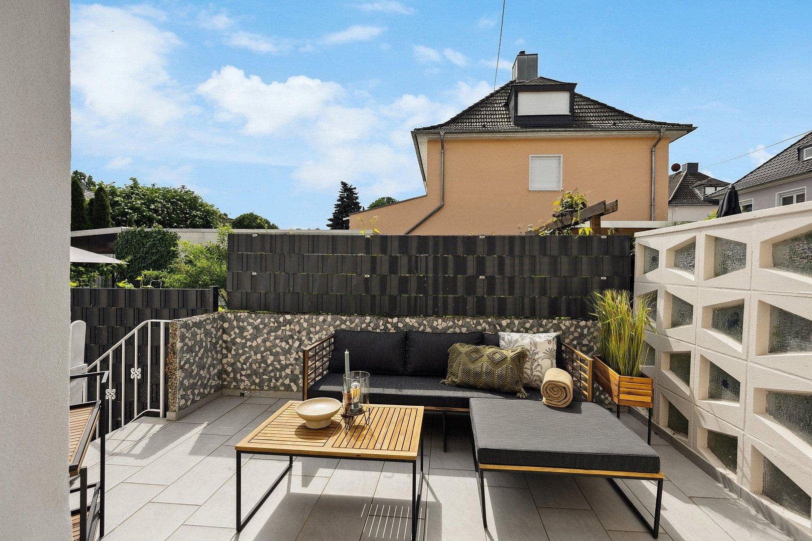 Prodej domu 138 m², pozemek 428 m², Herlesweiden 4, Bad Kreuznach, Porýní-Falc Prodej domu 138 m², pozemek 428 m², Herlesweiden 4, Bad Kreuznach, Porýní-Falc