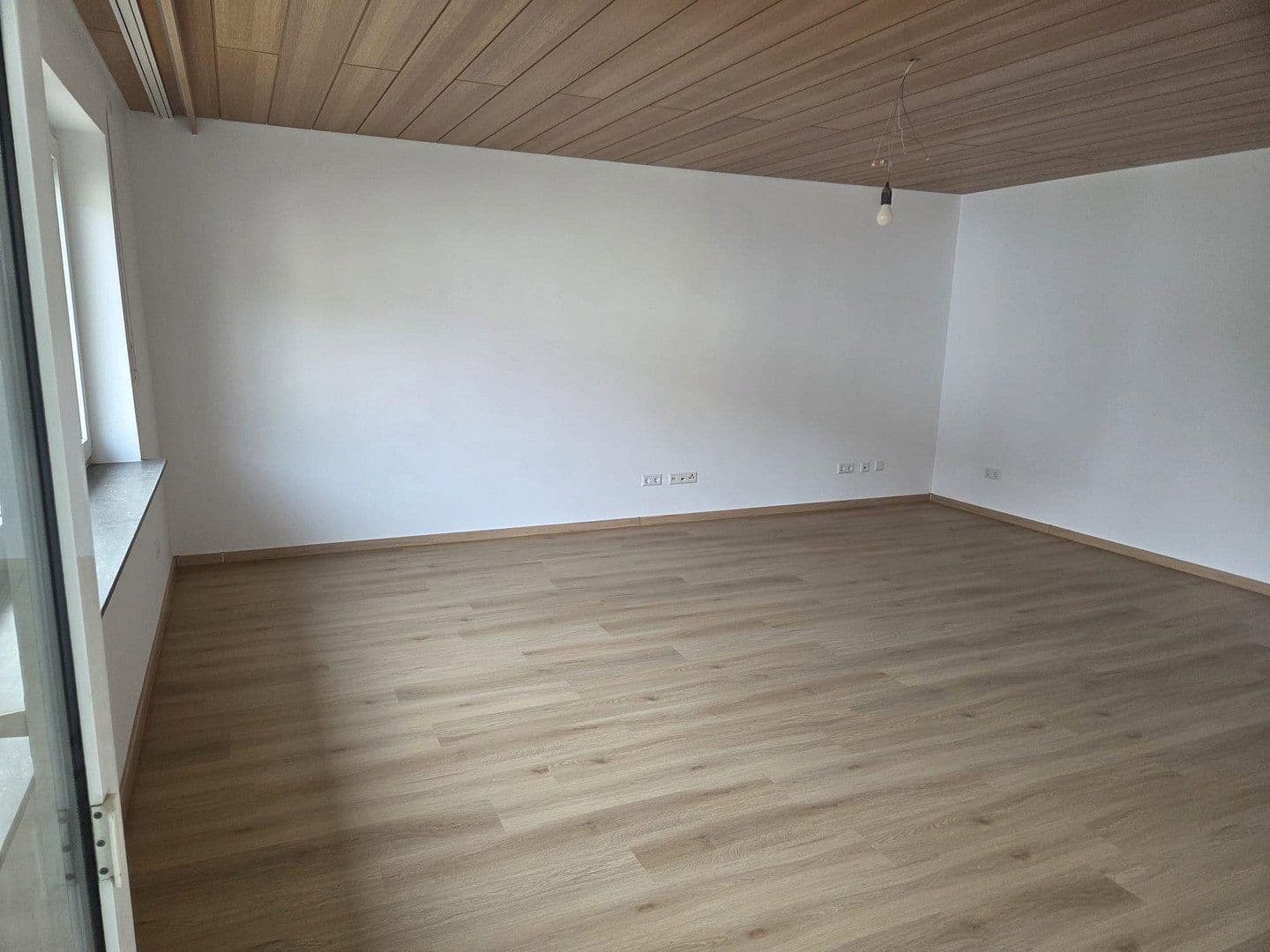 Pronájem bytu 4+1 110 m², Steigstraße 3, Thüngersheim, Bavorsko Pronájem bytu 4+1 110 m², Steigstraße 3, Thüngersheim, Bavorsko