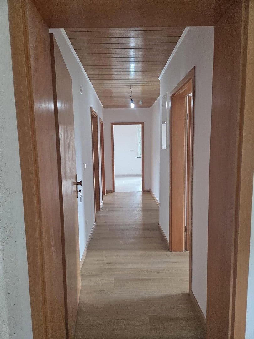 Pronájem bytu 4+1 110 m², Steigstraße 3, Thüngersheim, Bavorsko Pronájem bytu 4+1 110 m², Steigstraße 3, Thüngersheim, Bavorsko