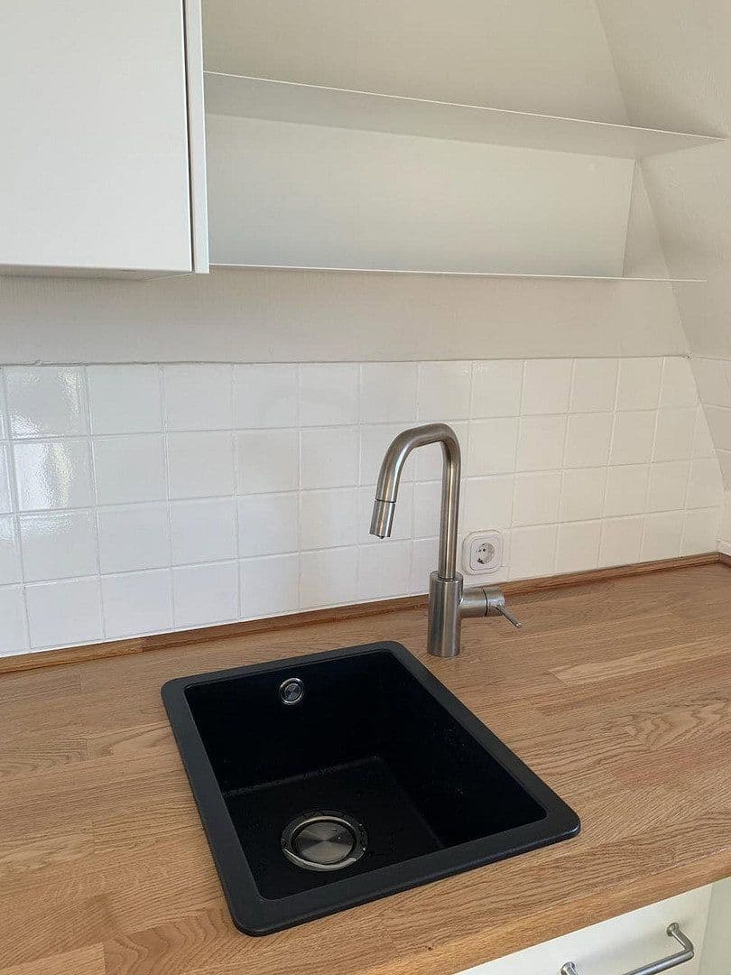 Pronájem bytu 3+1 82 m², Duisburg, Severní Porýní-Vestfálsko Pronájem bytu 3+1 82 m², Duisburg, Severní Porýní-Vestfálsko