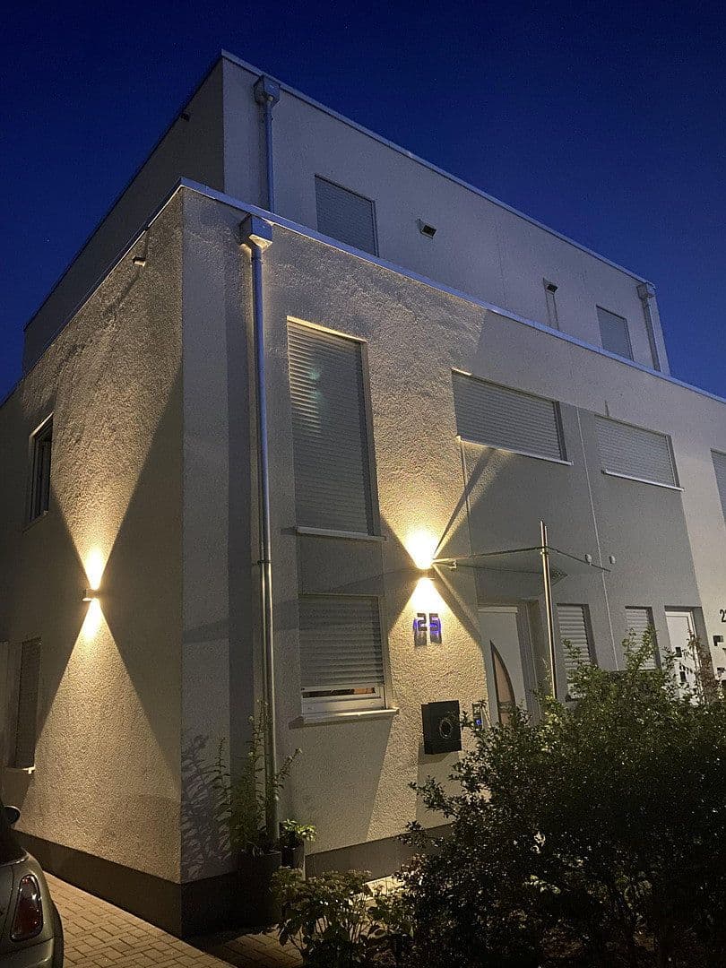 Prodej domu 142 m², pozemek 246 m², Krefeld, Severní Porýní-Vestfálsko Prodej domu 142 m², pozemek 246 m², Krefeld, Severní Porýní-Vestfálsko