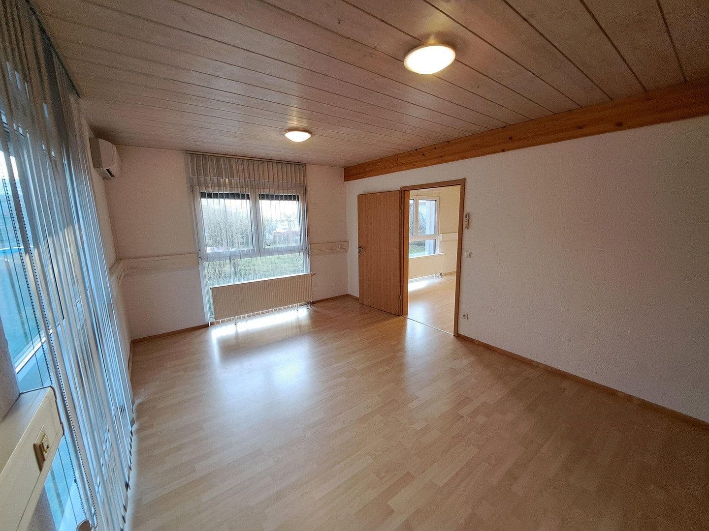 Pronájem kanceláře 120 m², Wagnerstr. 25, Durmersheim, Bádensko-Württembersko Pronájem kanceláře 120 m², Wagnerstr. 25, Durmersheim, Bádensko-Württembersko