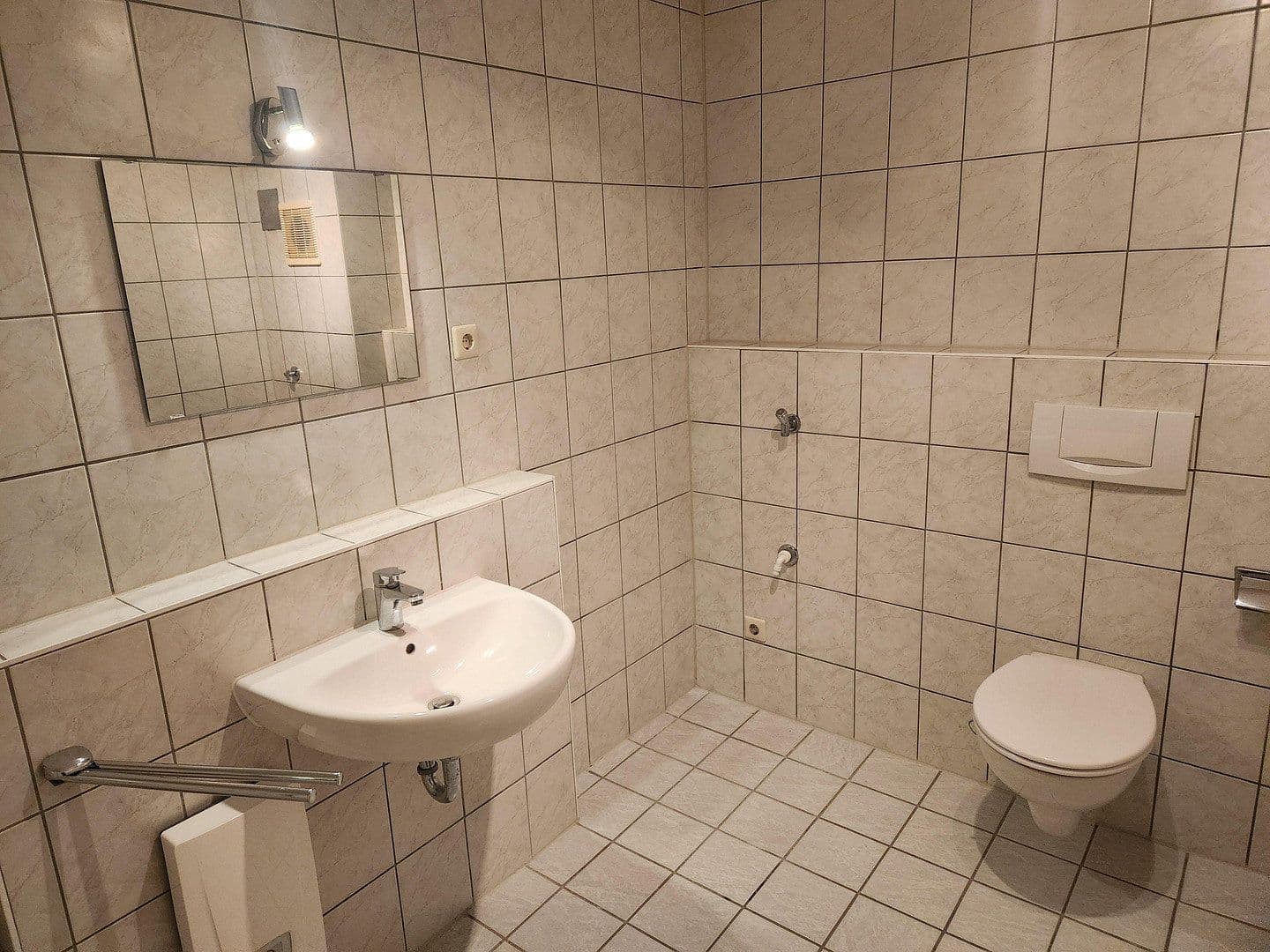 Pronájem bytu 2+1 42 m², Hauptstraße 62, Mühlhausen, Bádensko-Württembersko Pronájem bytu 2+1 42 m², Hauptstraße 62, Mühlhausen, Bádensko-Württembersko