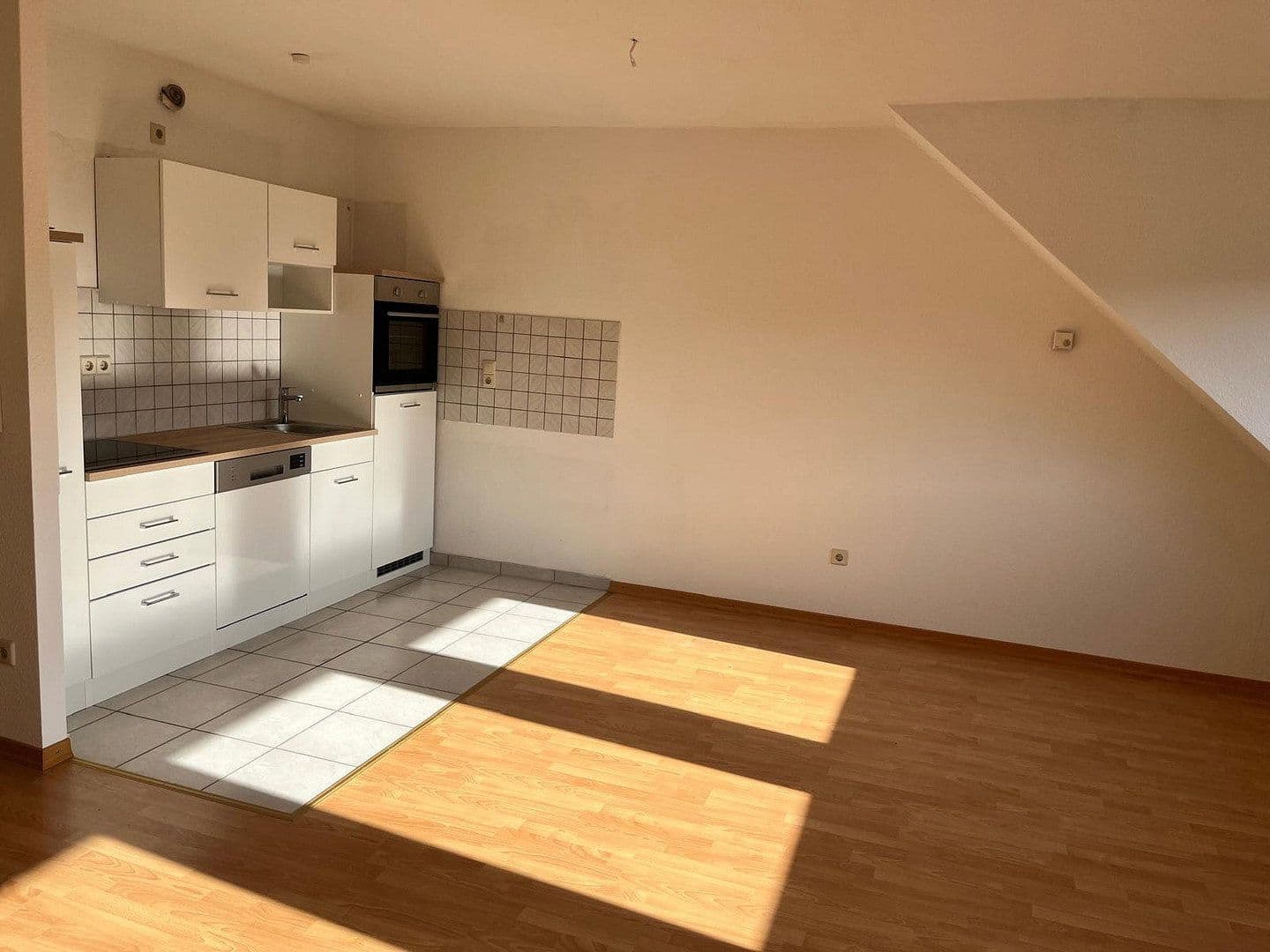 Pronájem bytu 2+1 42 m², Hauptstraße 62, Mühlhausen, Bádensko-Württembersko Pronájem bytu 2+1 42 m², Hauptstraße 62, Mühlhausen, Bádensko-Württembersko