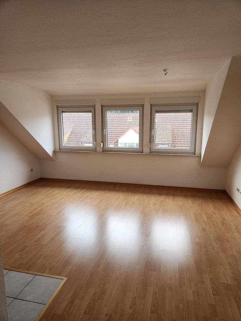 Pronájem bytu 2+1 42 m², Hauptstraße 62, Mühlhausen, Bádensko-Württembersko Pronájem bytu 2+1 42 m², Hauptstraße 62, Mühlhausen, Bádensko-Württembersko