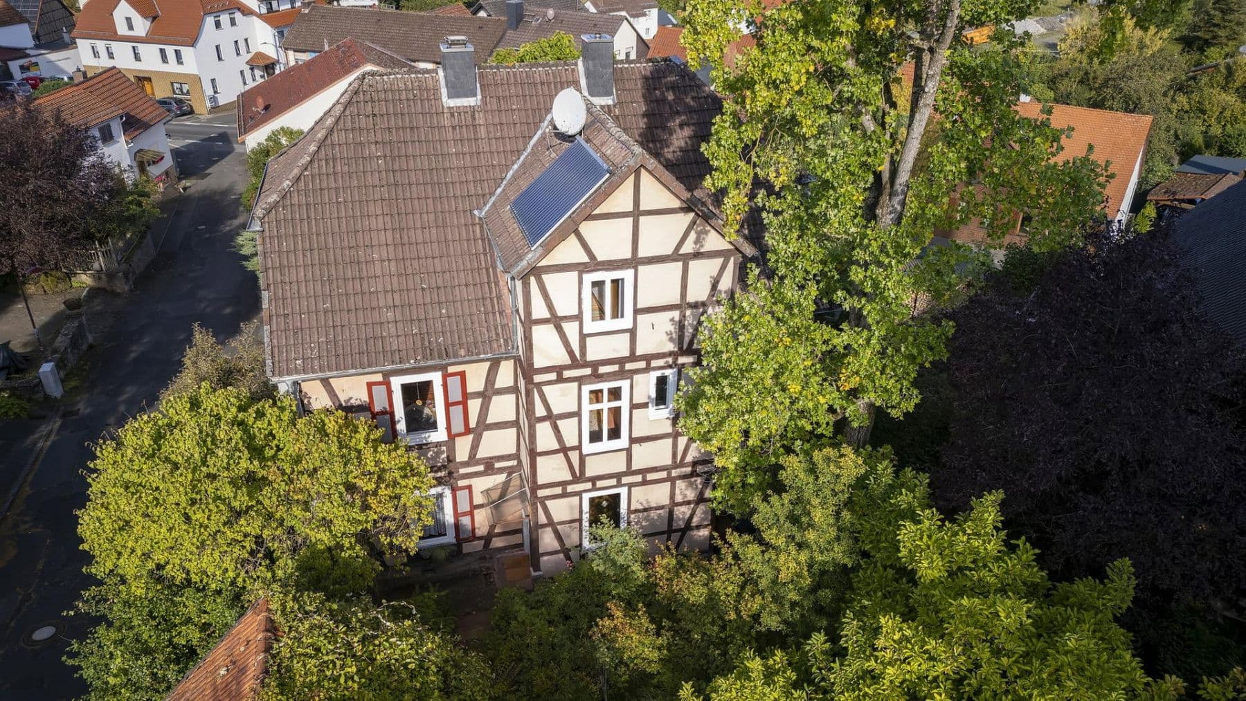 Prodej domu 240 m², pozemek 744 m², Biebergemünd, Hessen Prodej domu 240 m², pozemek 744 m², Biebergemünd, Hessen