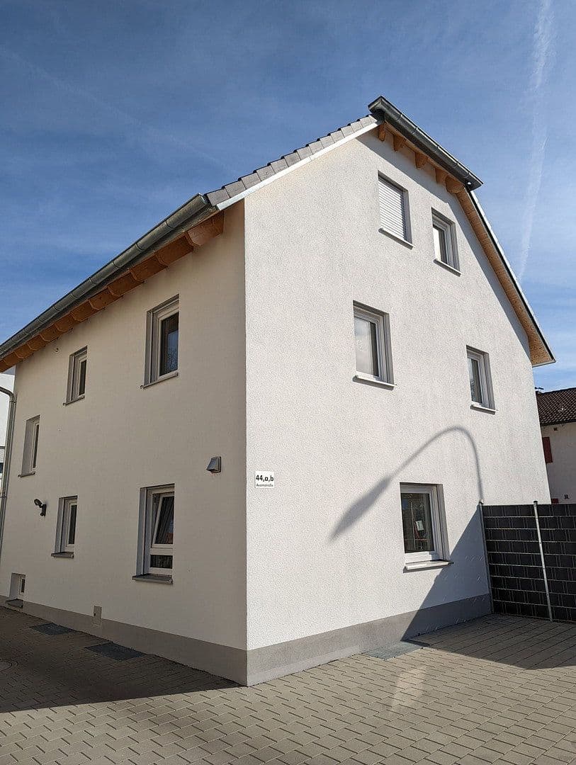 Pronájem domu 142 m², pozemek 285 m², Asamstr. 44, Ingolstadt, Bavorsko Pronájem domu 142 m², pozemek 285 m², Asamstr. 44, Ingolstadt, Bavorsko