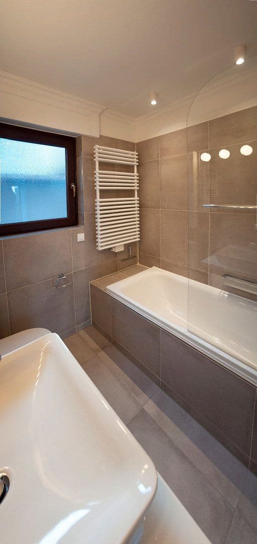 Pronájem bytu 3+1 87 m², Rösrath, Severní Porýní-Vestfálsko Pronájem bytu 3+1 87 m², Rösrath, Severní Porýní-Vestfálsko