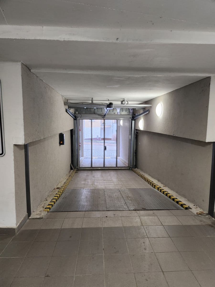 Pronájem garáže 18 m², Zeyerova, Písek, Jihočeský kraj Pronájem garáže 18 m², Zeyerova, Písek, Jihočeský kraj