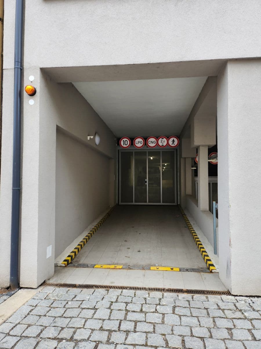 Pronájem garáže 18 m², Zeyerova, Písek, Jihočeský kraj Pronájem garáže 18 m², Zeyerova, Písek, Jihočeský kraj