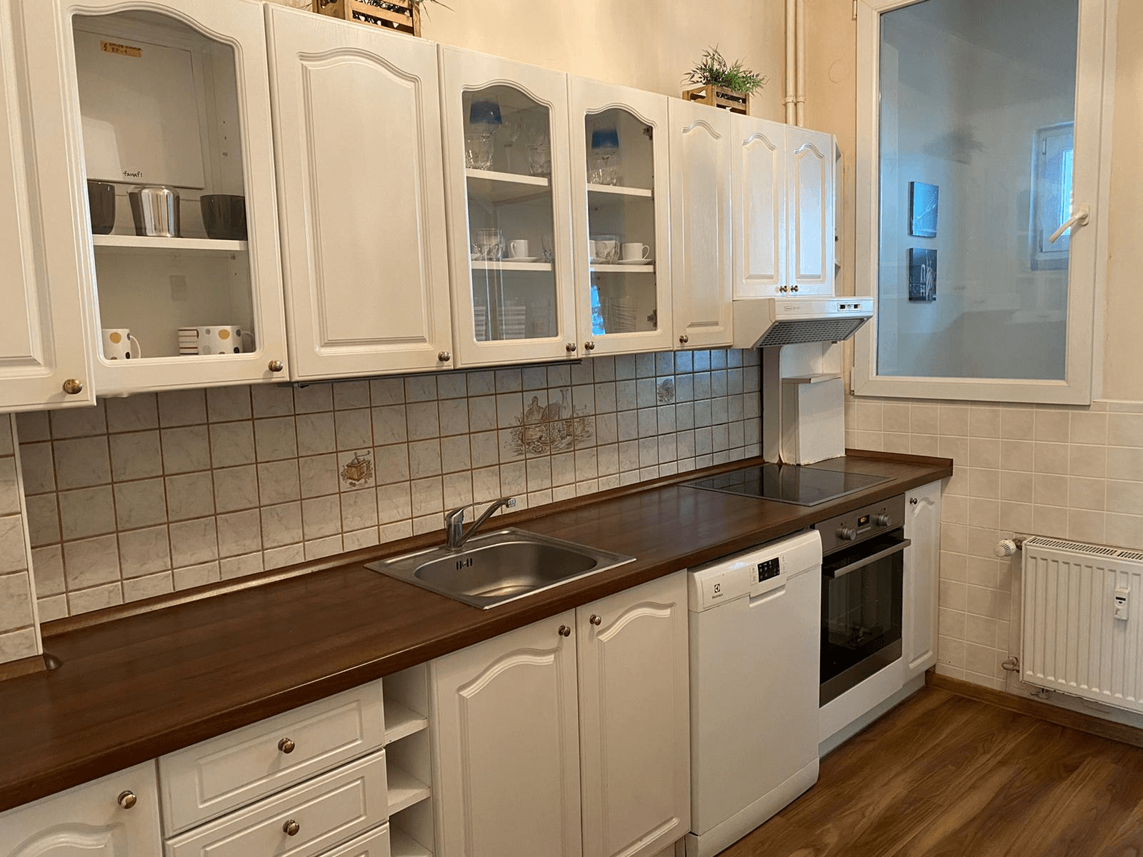 Pronájem bytu 4+1 100 m², Rajská, Bratislava - mestská časť Staré Mesto, Bratislavský kraj Pronájem bytu 4+1 100 m², Rajská, Bratislava - mestská časť Staré Mesto, Bratislavský kraj
