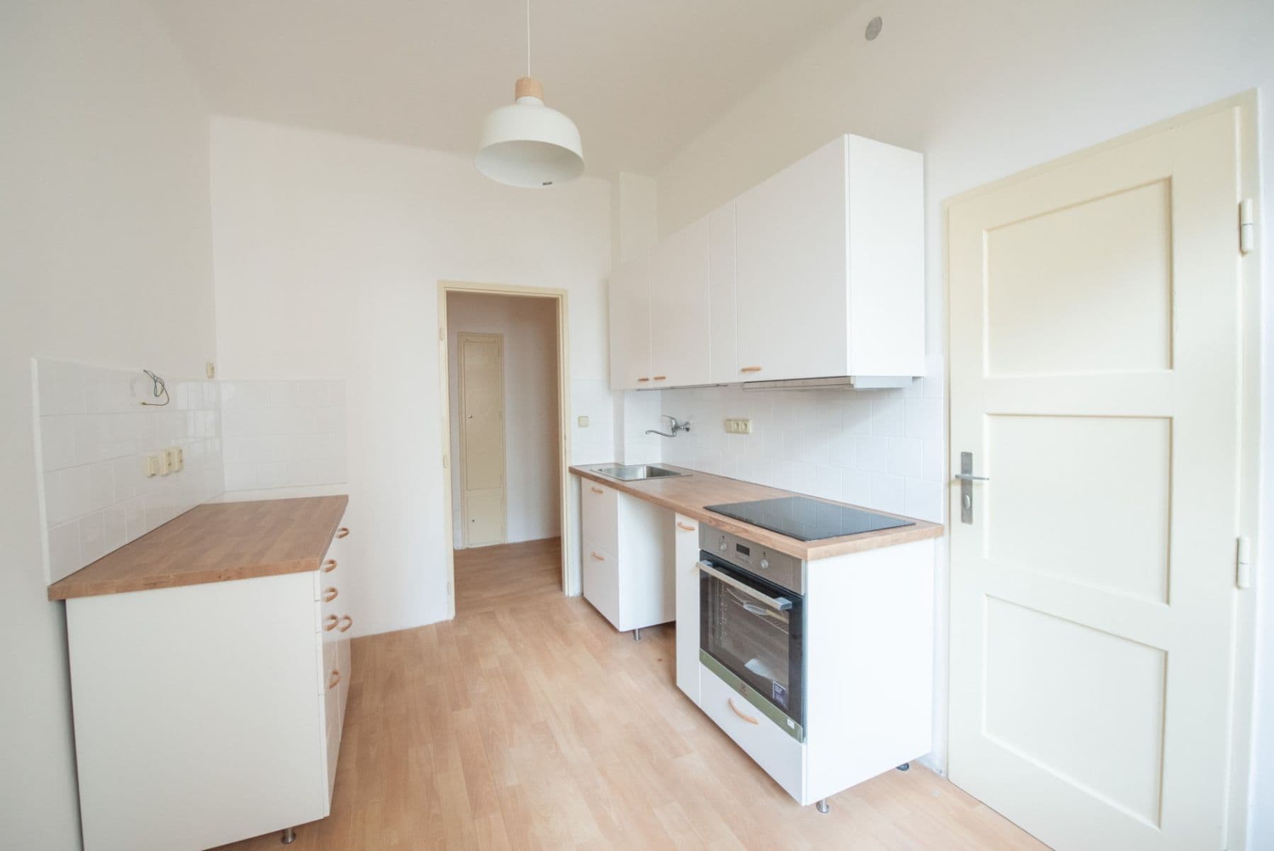 Pronájem bytu 2+1 78 m², Jugoslávských partyzánů, Praha, Praha Pronájem bytu 2+1 78 m², Jugoslávských partyzánů, Praha, Praha