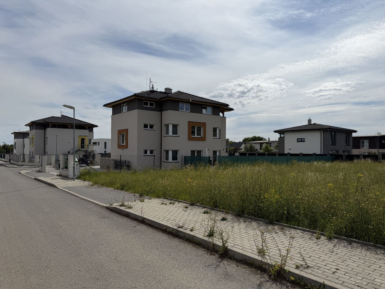 Prodej pozemku 801 m², Ptická, Úhonice, Středočeský kraj Prodej pozemku 801 m², Ptická, Úhonice, Středočeský kraj