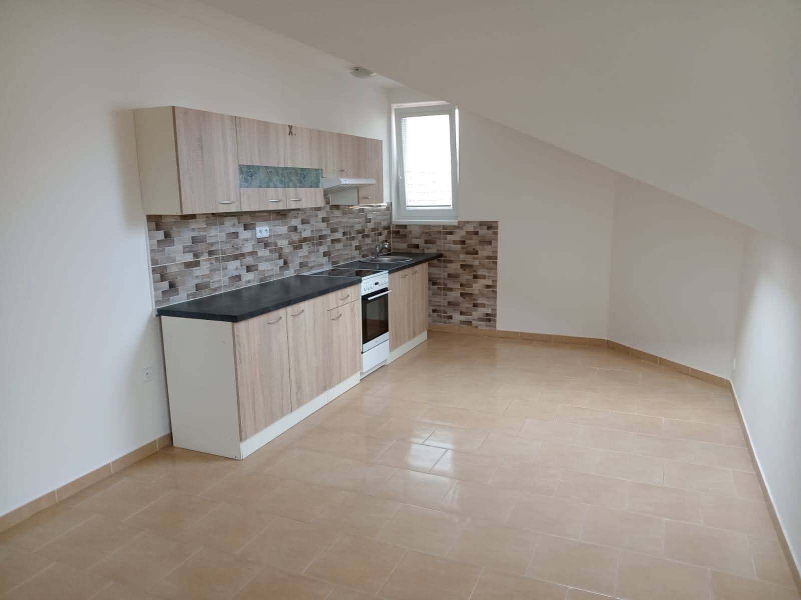 Pronájem bytu 1+kk 47 m², U Parčíku, Kunice, Středočeský kraj Pronájem bytu 1+kk 47 m², U Parčíku, Kunice, Středočeský kraj