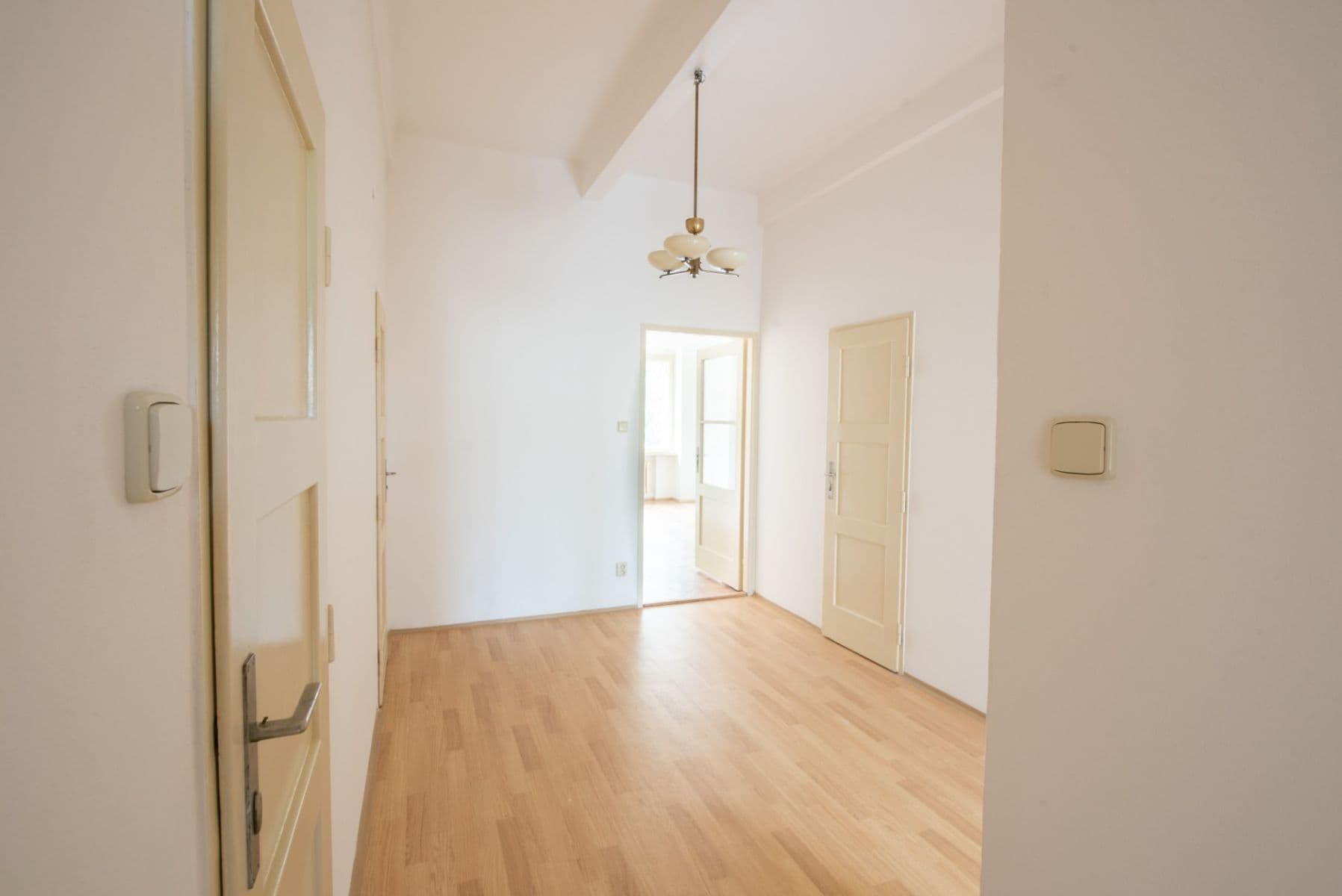 Pronájem bytu 2+1 77 m², Jugoslávských partyzánů, Praha, Praha Pronájem bytu 2+1 77 m², Jugoslávských partyzánů, Praha, Praha