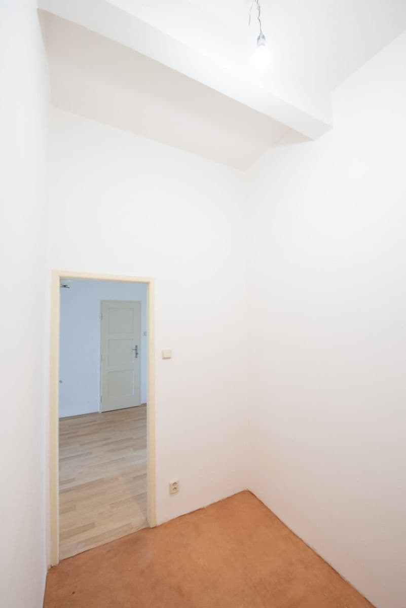 Pronájem bytu 2+1 77 m², Jugoslávských partyzánů, Praha, Praha Pronájem bytu 2+1 77 m², Jugoslávských partyzánů, Praha, Praha