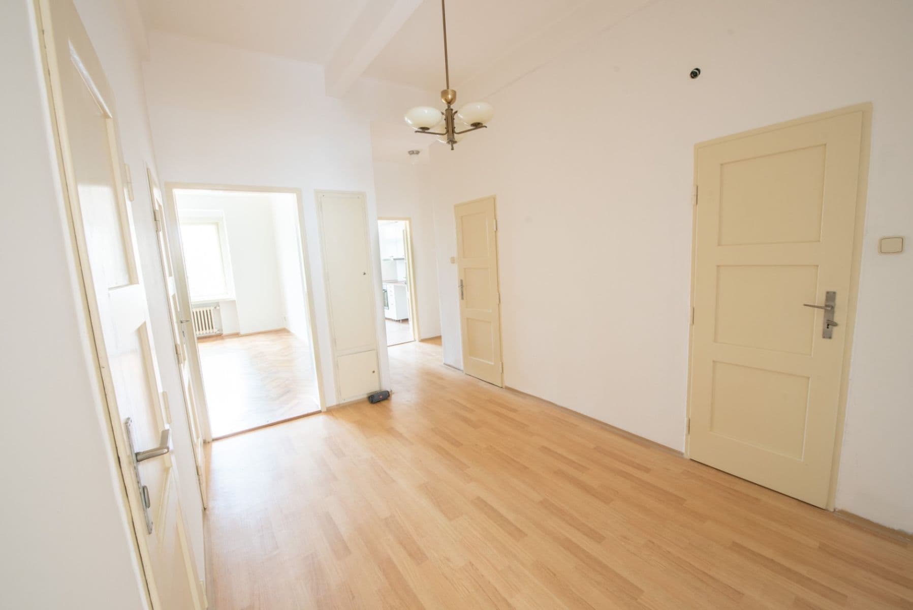 Pronájem bytu 2+1 77 m², Jugoslávských partyzánů, Praha, Praha Pronájem bytu 2+1 77 m², Jugoslávských partyzánů, Praha, Praha