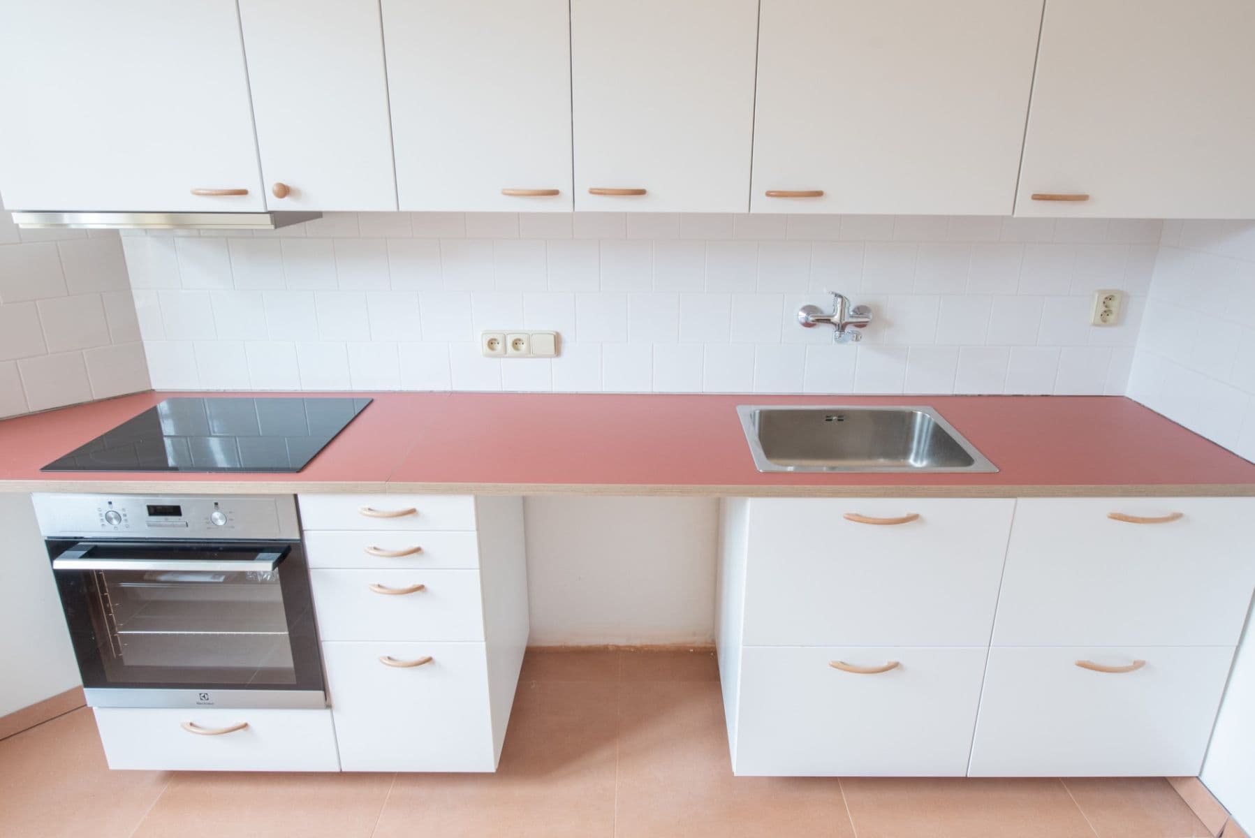 Pronájem bytu 2+1 77 m², Jugoslávských partyzánů, Praha, Praha Pronájem bytu 2+1 77 m², Jugoslávských partyzánů, Praha, Praha