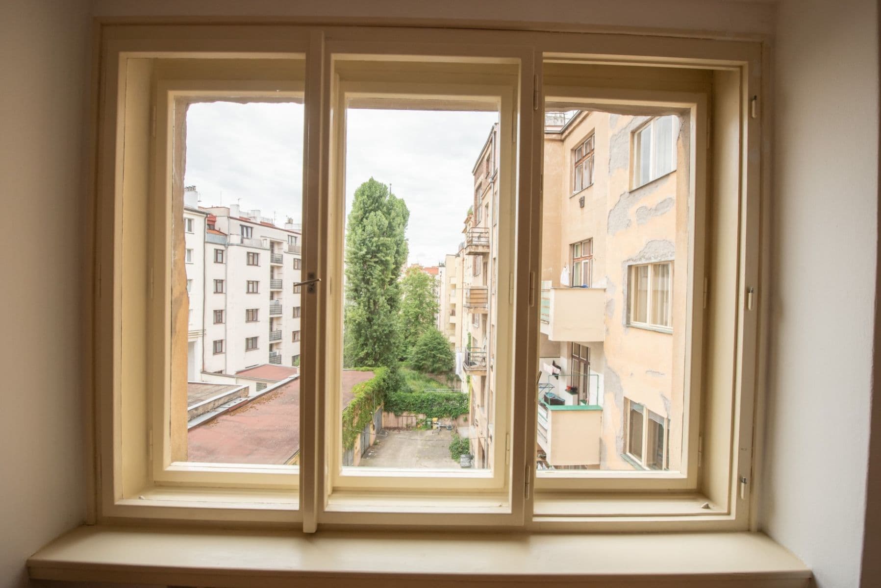 Pronájem bytu 2+1 77 m², Jugoslávských partyzánů, Praha, Praha Pronájem bytu 2+1 77 m², Jugoslávských partyzánů, Praha, Praha