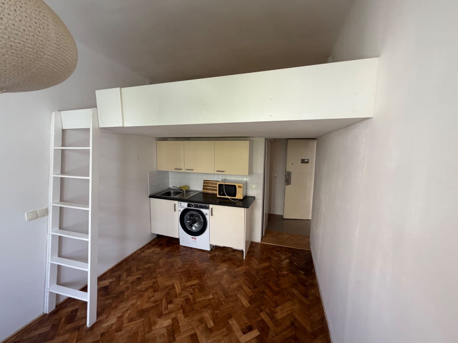 Pronájem bytu 1+kk 22 m², Kouřimská, Praha, Praha Pronájem bytu 1+kk 22 m², Kouřimská, Praha, Praha