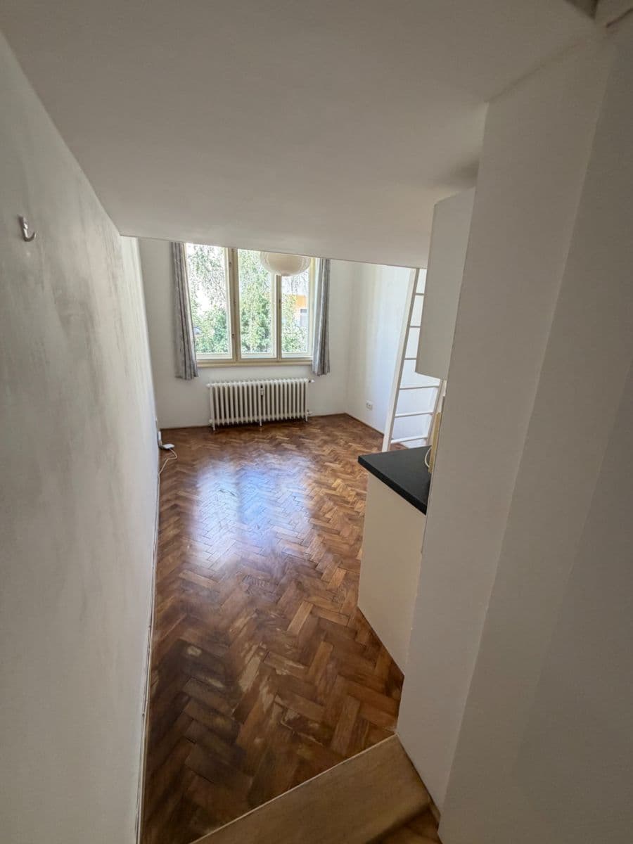 Pronájem bytu 1+kk 22 m², Kouřimská, Praha, Praha Pronájem bytu 1+kk 22 m², Kouřimská, Praha, Praha