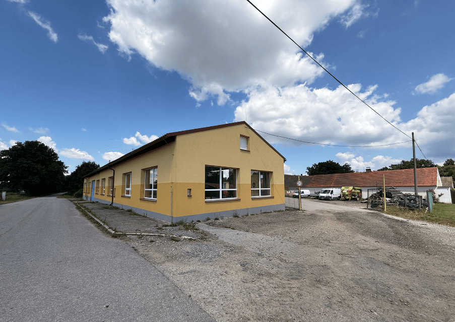 Prodej pozemku 7.027 m², Lišov, Jihočeský kraj Prodej pozemku 7.027 m², Lišov, Jihočeský kraj