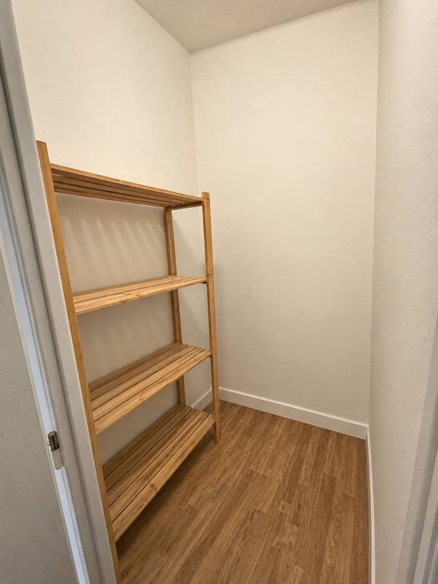 Pronájem bytu 3+1 76 m², Pod Strání, Praha, Praha Pronájem bytu 3+1 76 m², Pod Strání, Praha, Praha