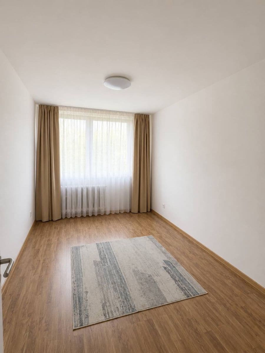 Pronájem bytu 3+1 76 m², Pod Strání, Praha, Praha Pronájem bytu 3+1 76 m², Pod Strání, Praha, Praha