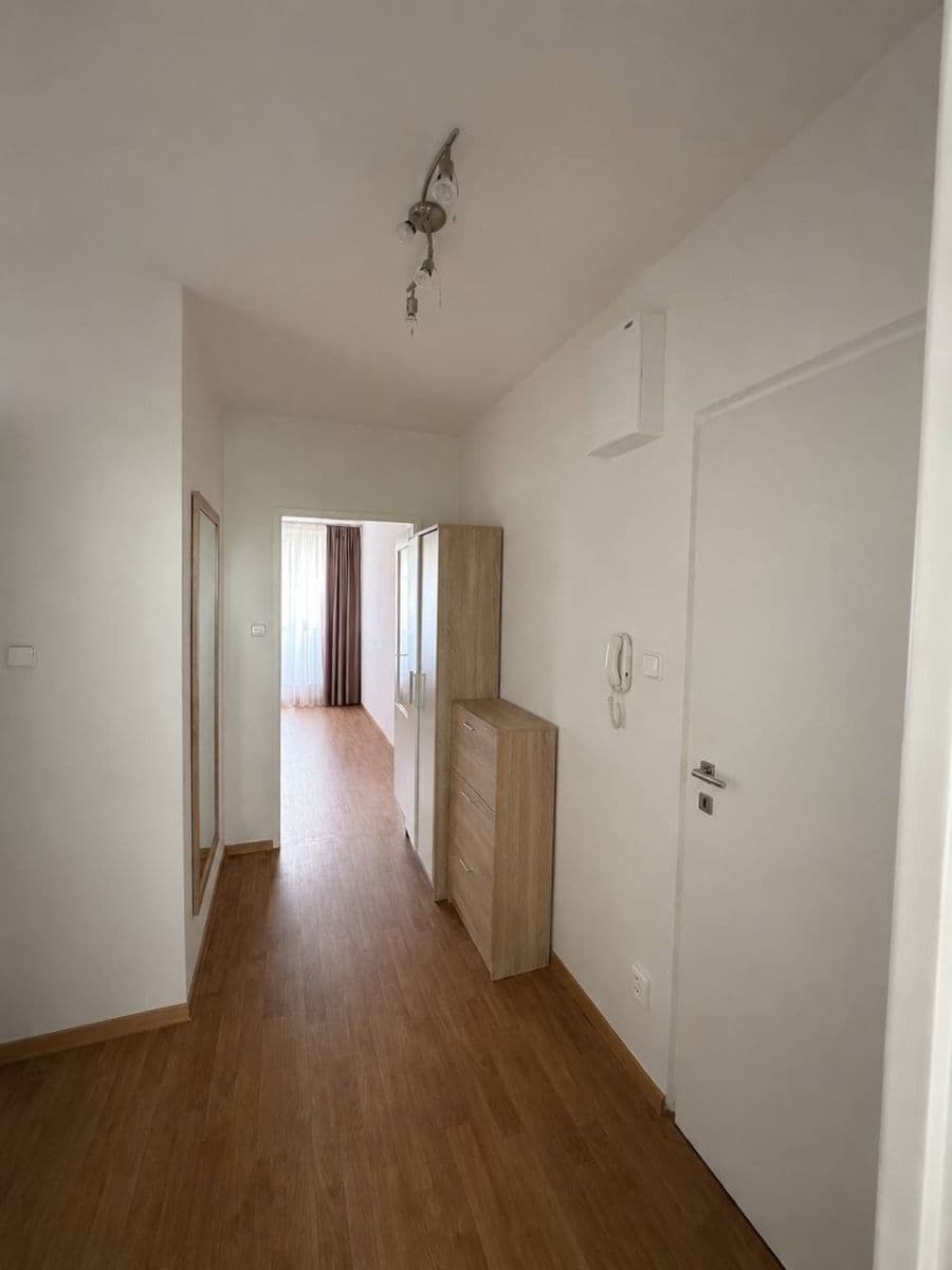 Pronájem bytu 3+1 76 m², Pod Strání, Praha, Praha Pronájem bytu 3+1 76 m², Pod Strání, Praha, Praha