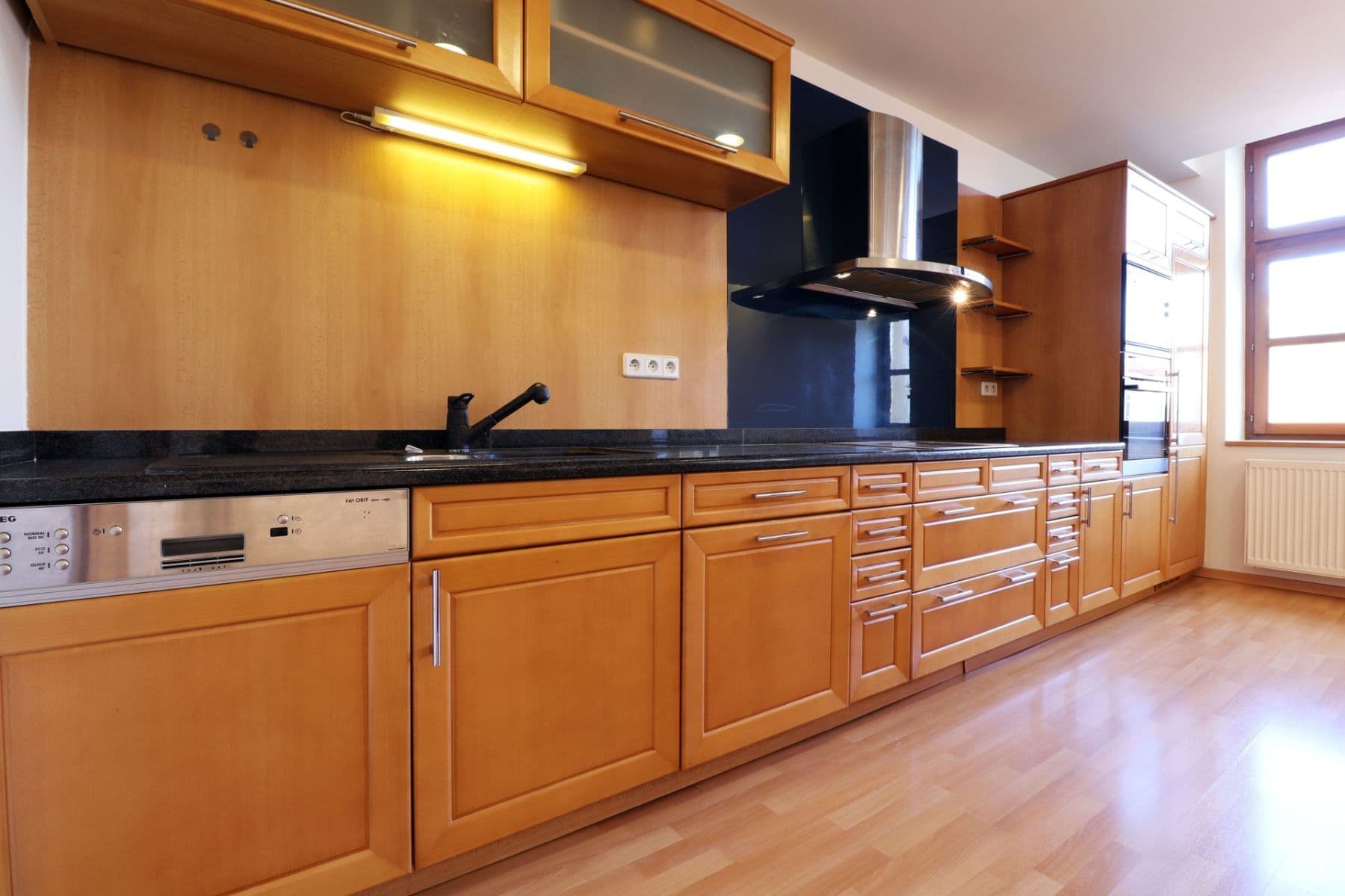 Pronájem bytu 2+kk 78 m², Dělnická, Praha, Praha Pronájem bytu 2+kk 78 m², Dělnická, Praha, Praha