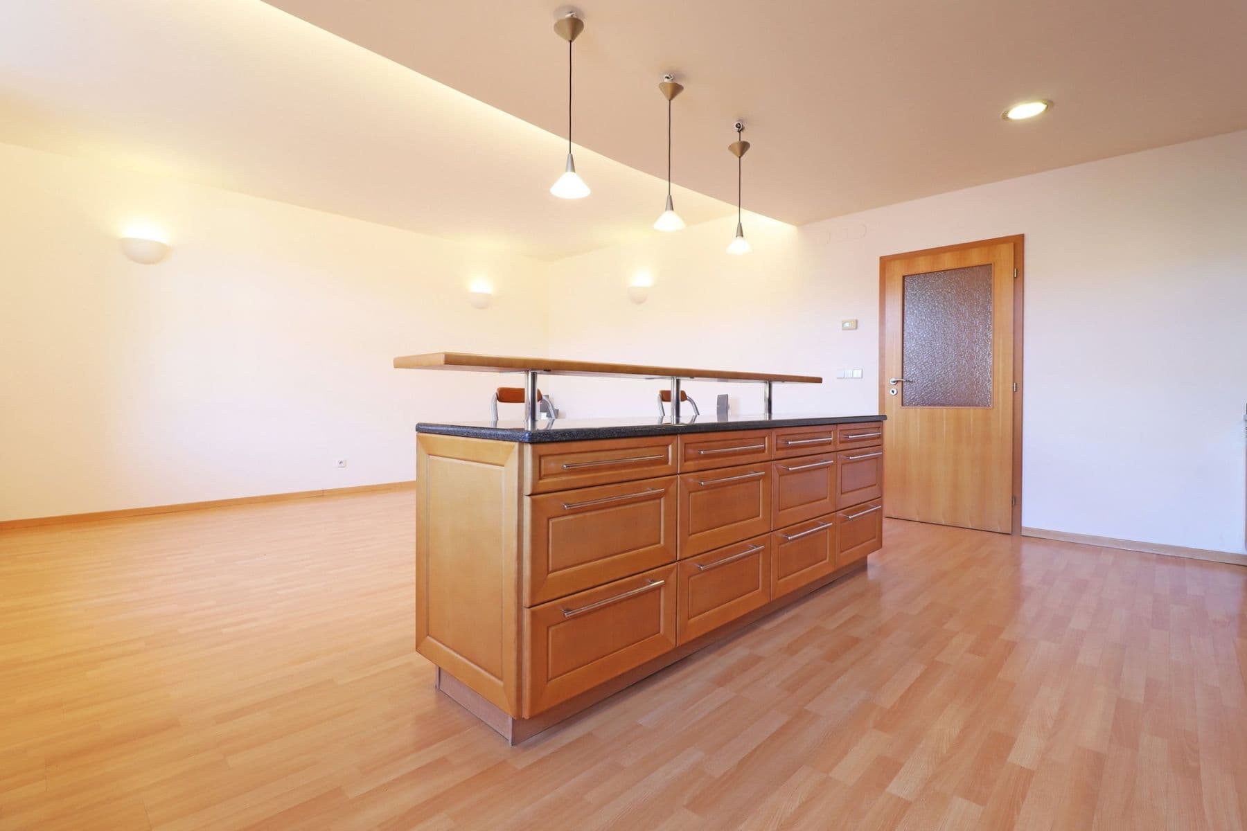 Pronájem bytu 2+kk 78 m², Dělnická, Praha, Praha Pronájem bytu 2+kk 78 m², Dělnická, Praha, Praha