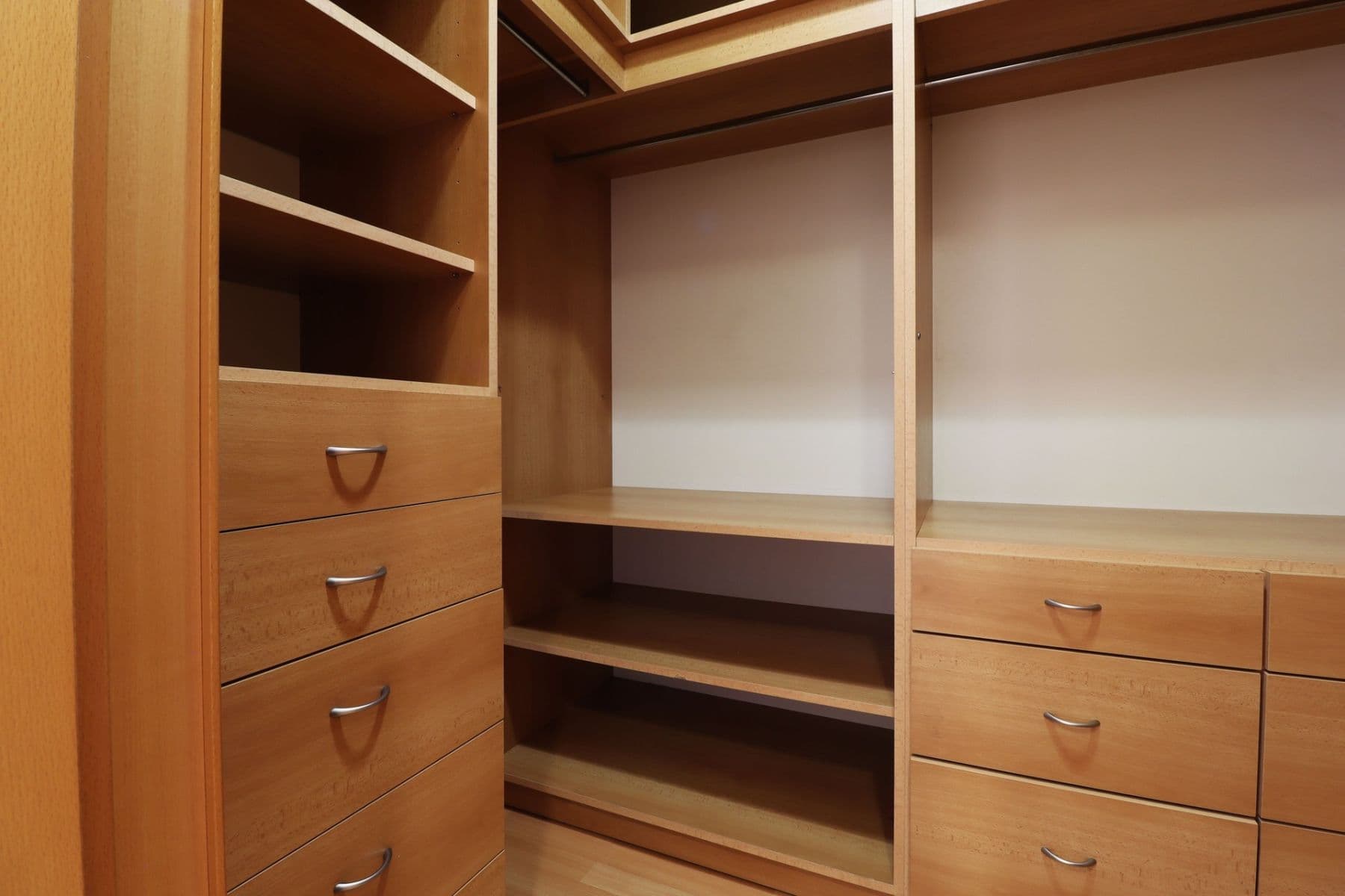Pronájem bytu 2+kk 78 m², Dělnická, Praha, Praha Pronájem bytu 2+kk 78 m², Dělnická, Praha, Praha