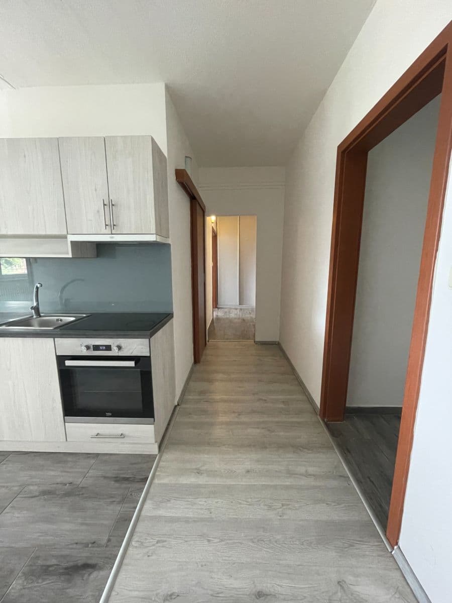 Pronájem bytu 3+1 75 m², Libušino údolí, Brno, Jihomoravský kraj Pronájem bytu 3+1 75 m², Libušino údolí, Brno, Jihomoravský kraj