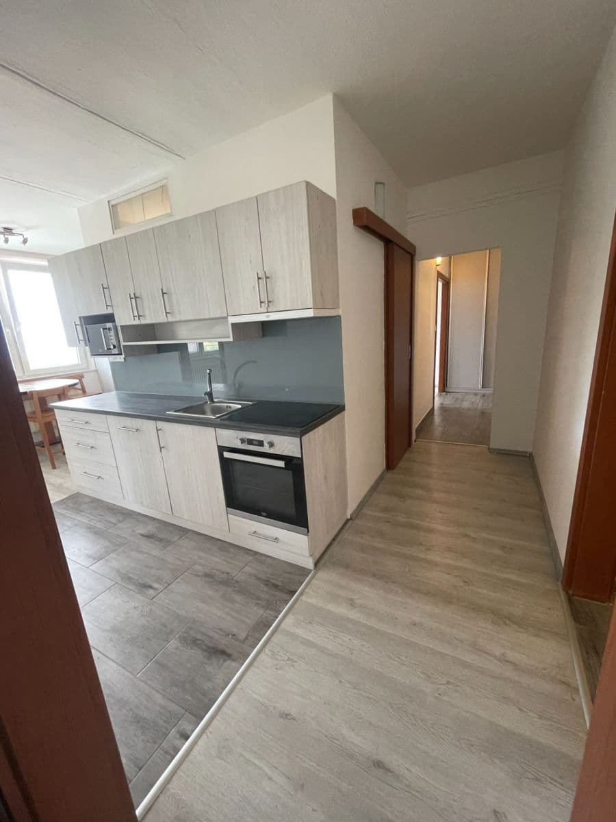 Pronájem bytu 3+1 75 m², Libušino údolí, Brno, Jihomoravský kraj Pronájem bytu 3+1 75 m², Libušino údolí, Brno, Jihomoravský kraj