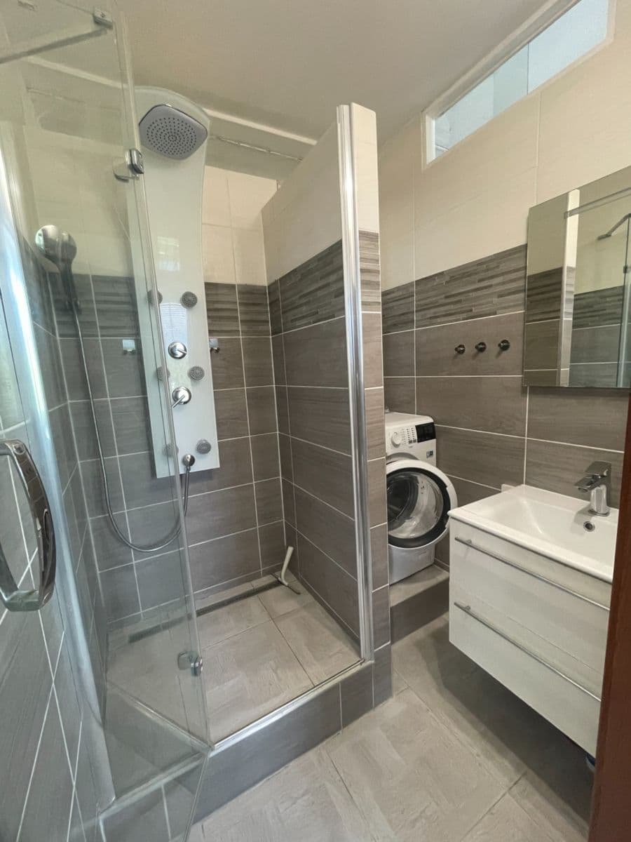 Pronájem bytu 3+1 75 m², Libušino údolí, Brno, Jihomoravský kraj Pronájem bytu 3+1 75 m², Libušino údolí, Brno, Jihomoravský kraj