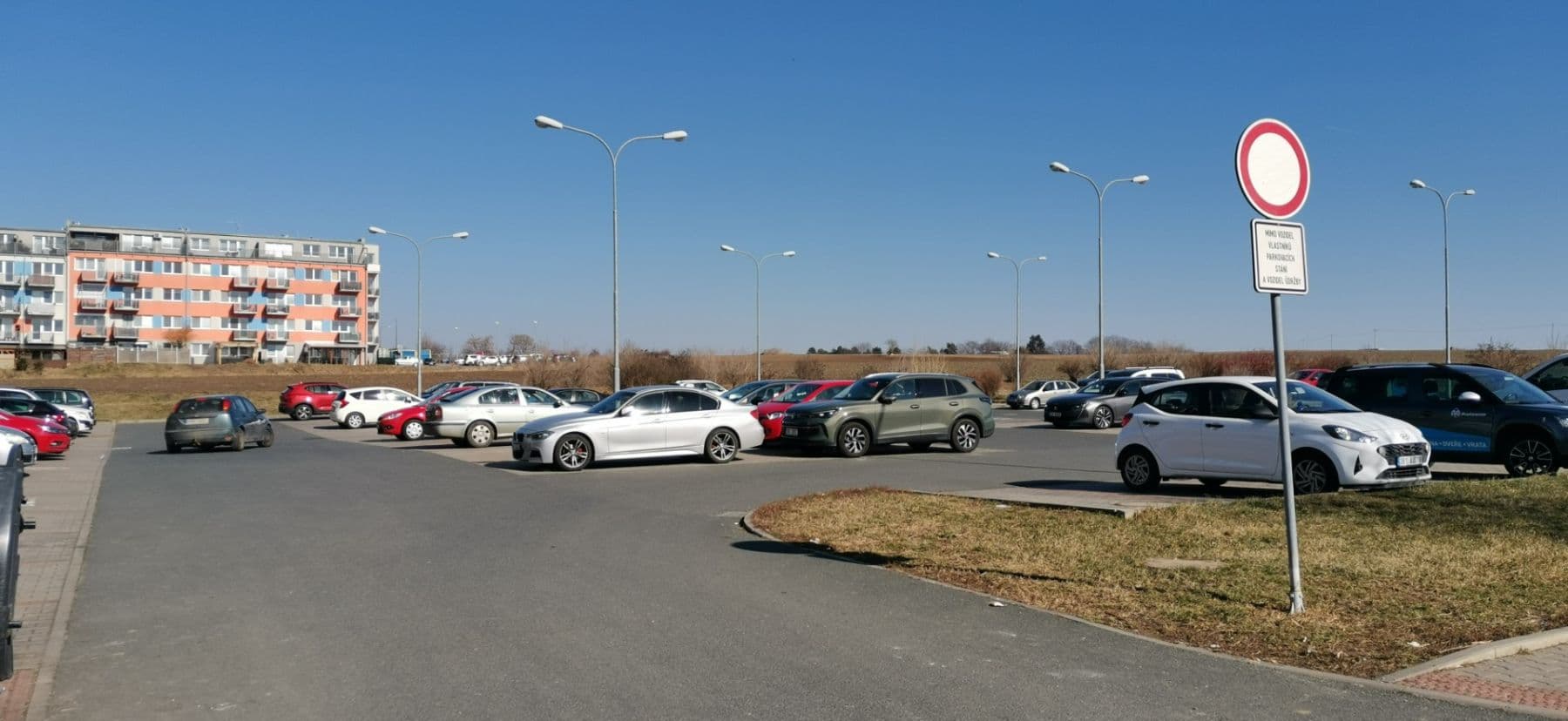 Pronájem garáže 12 m², Křehlíkova, Brno, Jihomoravský kraj Pronájem garáže 12 m², Křehlíkova, Brno, Jihomoravský kraj