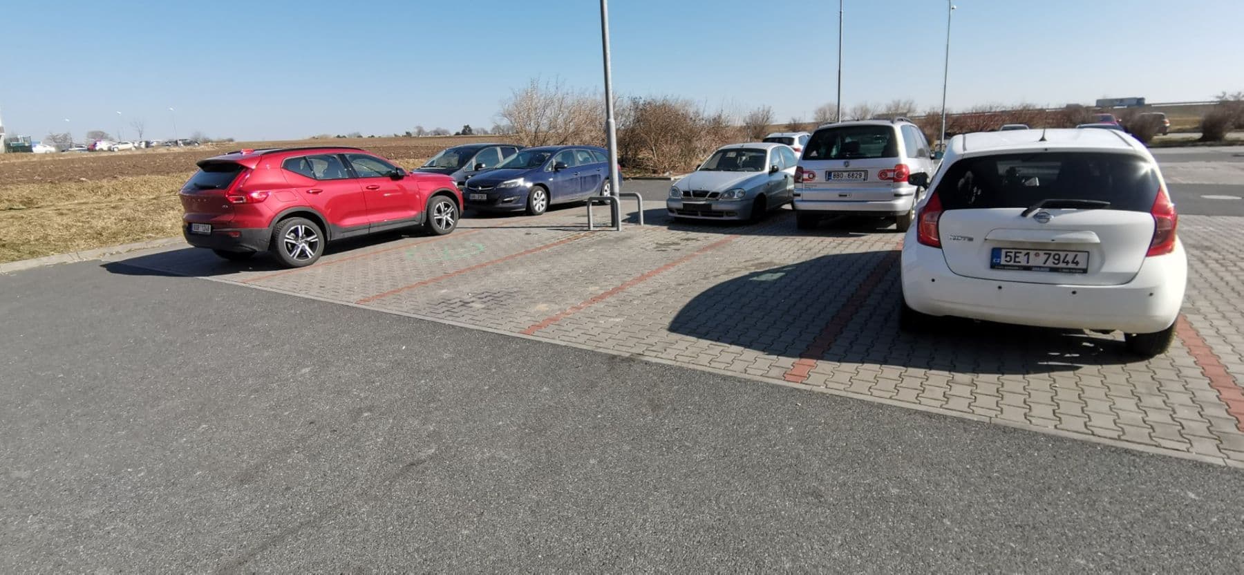 Pronájem garáže 12 m², Křehlíkova, Brno, Jihomoravský kraj Pronájem garáže 12 m², Křehlíkova, Brno, Jihomoravský kraj