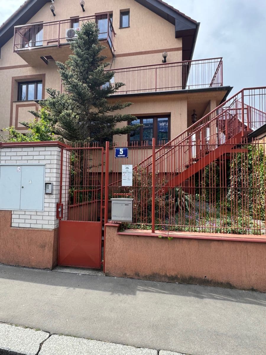 Pronájem bytu 4+1 128 m², Na sypčině, Praha, Praha Pronájem bytu 4+1 128 m², Na sypčině, Praha, Praha