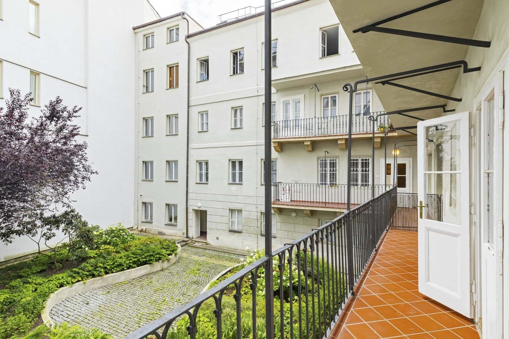 Pronájem bytu 3+1 104 m², Tržiště, Praha, Praha Pronájem bytu 3+1 104 m², Tržiště, Praha, Praha