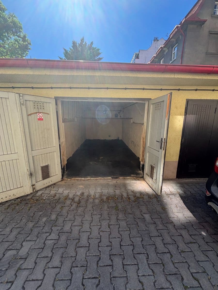 Pronájem garáže 14 m², K Lánu, Praha, Praha Pronájem garáže 14 m², K Lánu, Praha, Praha