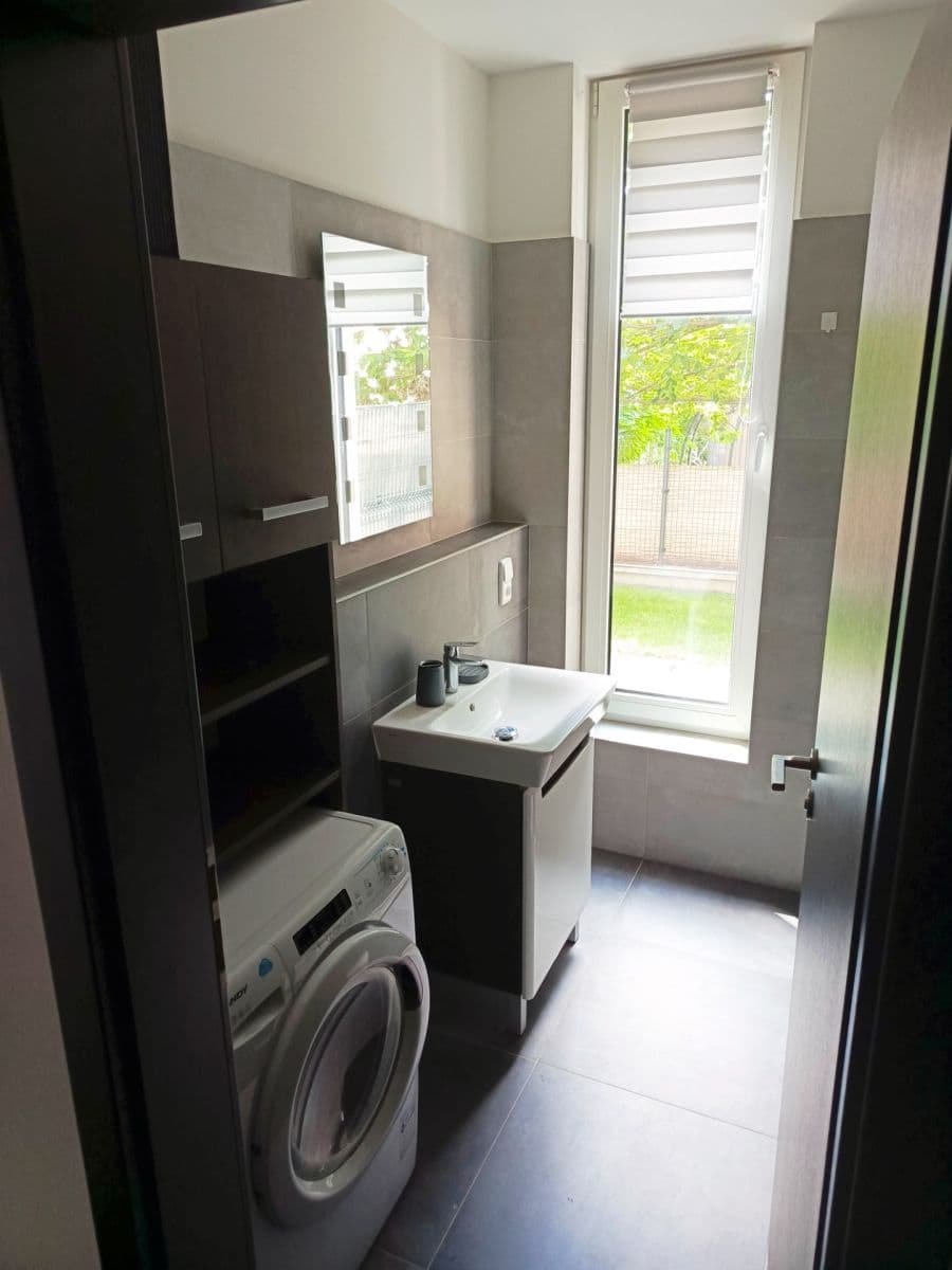 Pronájem bytu 1+kk 32 m², Třebohostická, Praha, Praha Pronájem bytu 1+kk 32 m², Třebohostická, Praha, Praha
