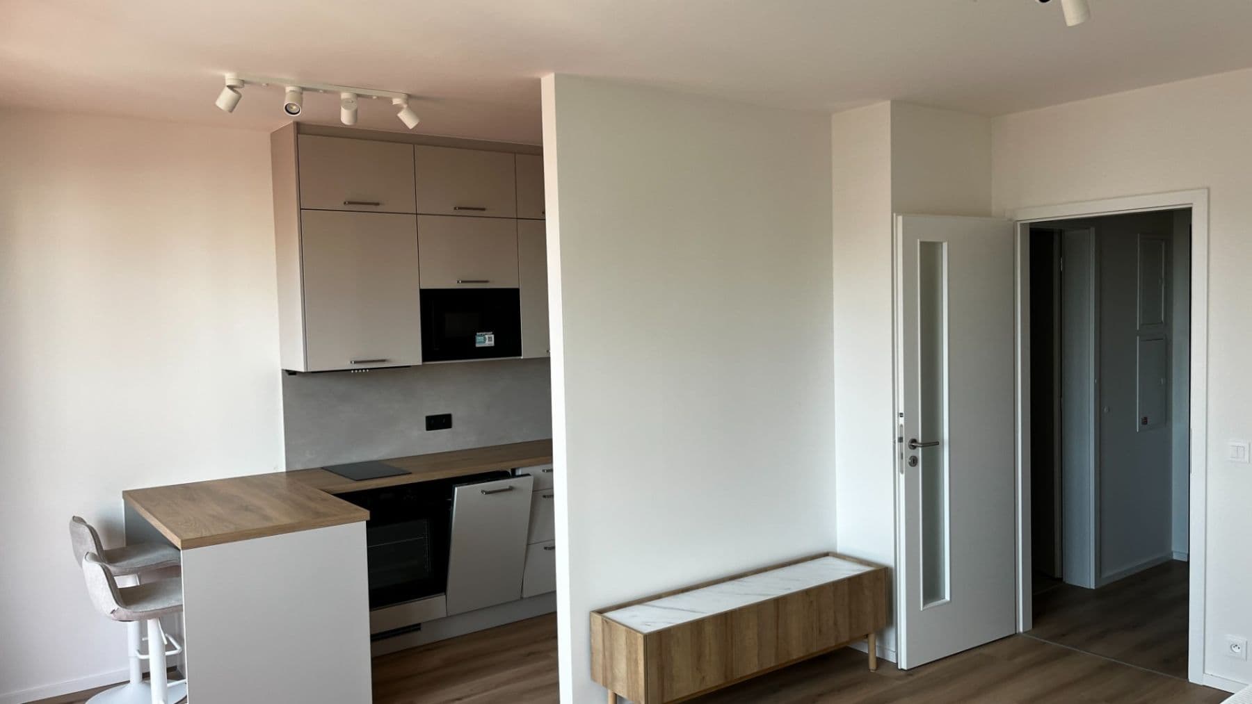 Pronájem bytu 1+kk 35 m², Waltariho, Praha, Praha Pronájem bytu 1+kk 35 m², Waltariho, Praha, Praha