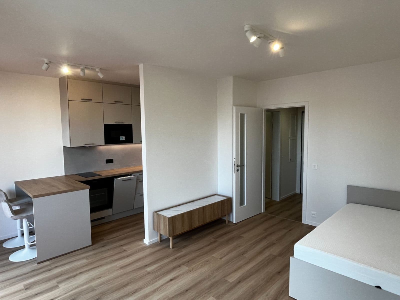 Pronájem bytu 1+kk 35 m², Waltariho, Praha, Praha Pronájem bytu 1+kk 35 m², Waltariho, Praha, Praha