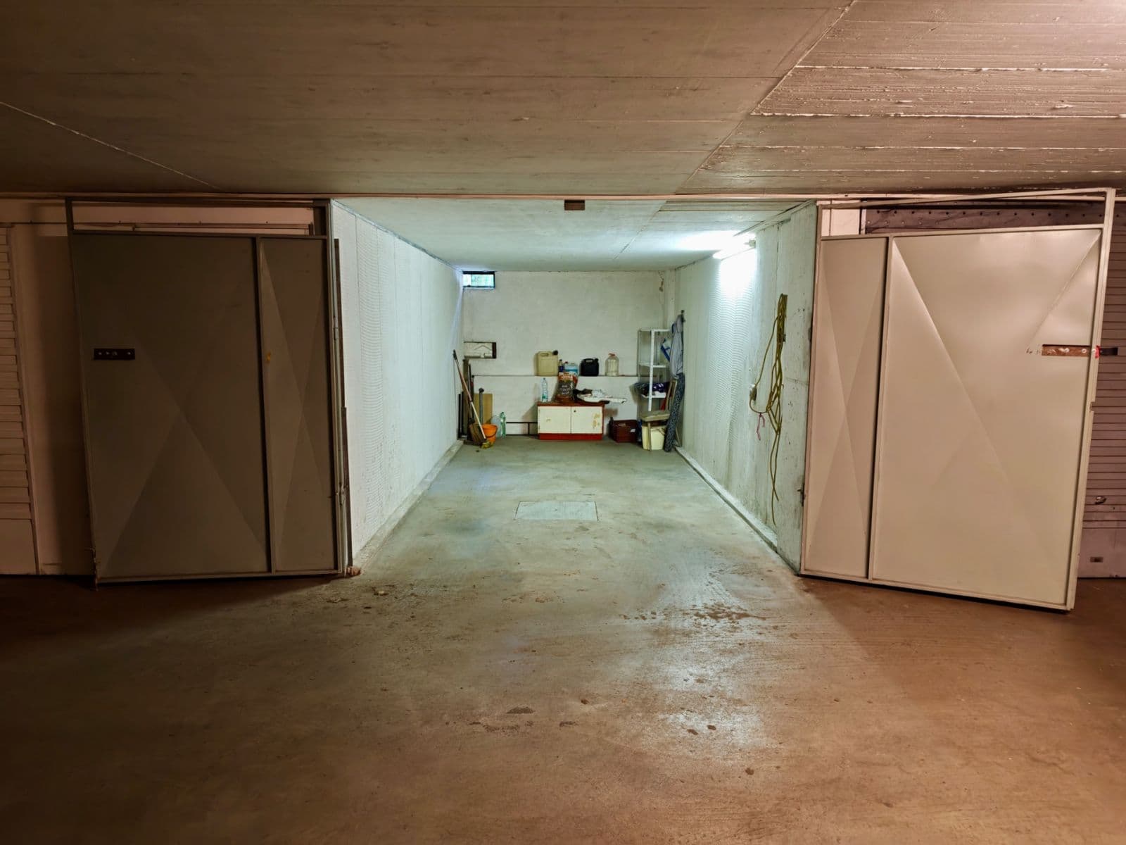Pronájem garáže 20 m², Famfulíkova, Praha, Praha Pronájem garáže 20 m², Famfulíkova, Praha, Praha