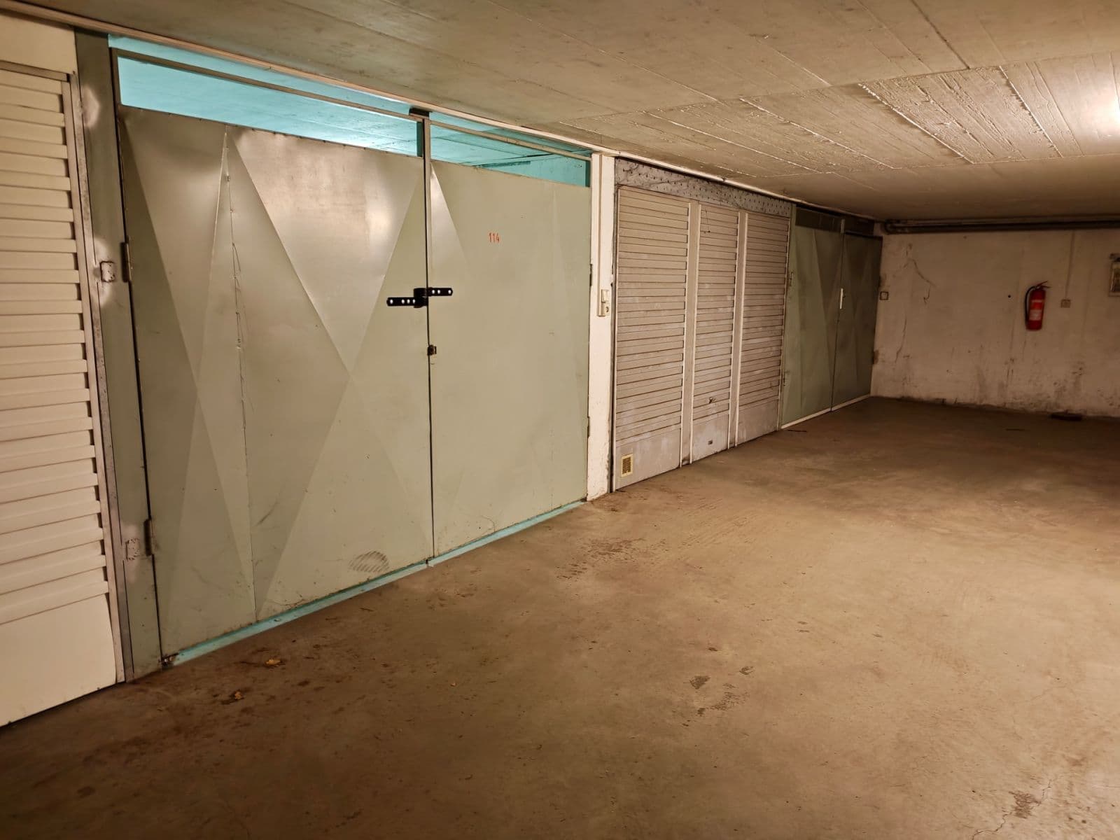 Pronájem garáže 20 m², Famfulíkova, Praha, Praha Pronájem garáže 20 m², Famfulíkova, Praha, Praha