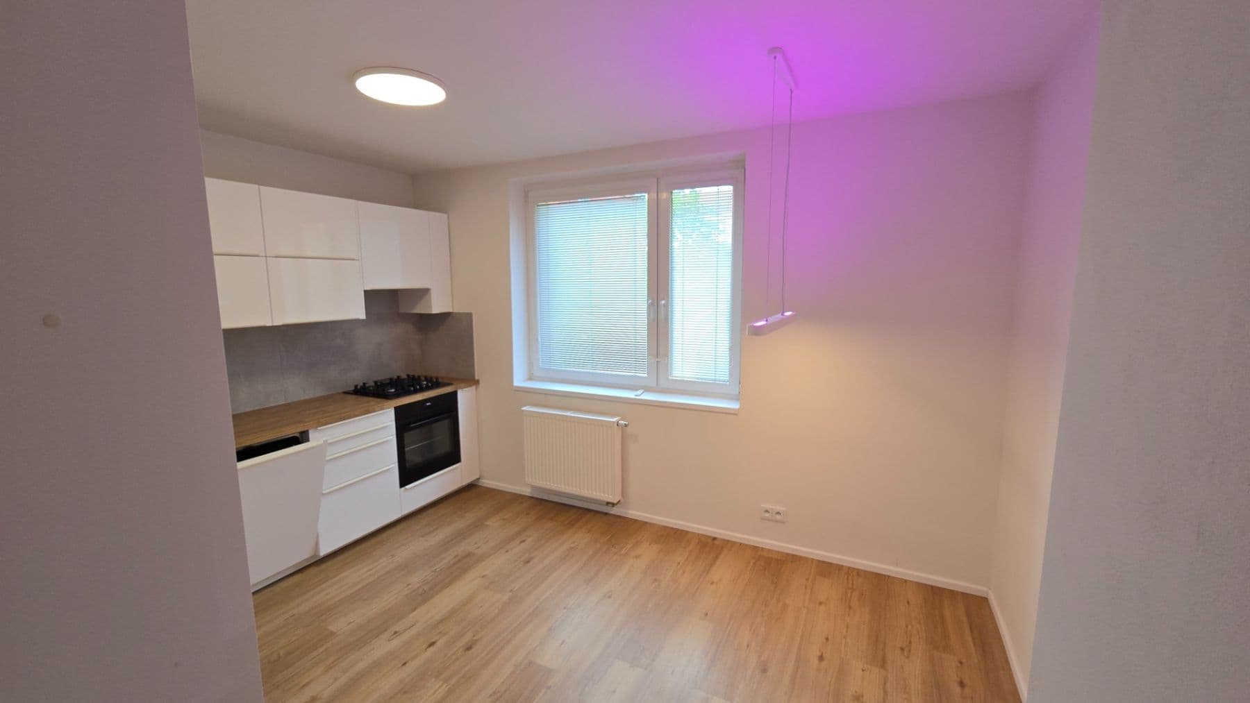 Pronájem bytu 2+1 72 m², náměstí Hrdinů, Praha, Praha Pronájem bytu 2+1 72 m², náměstí Hrdinů, Praha, Praha