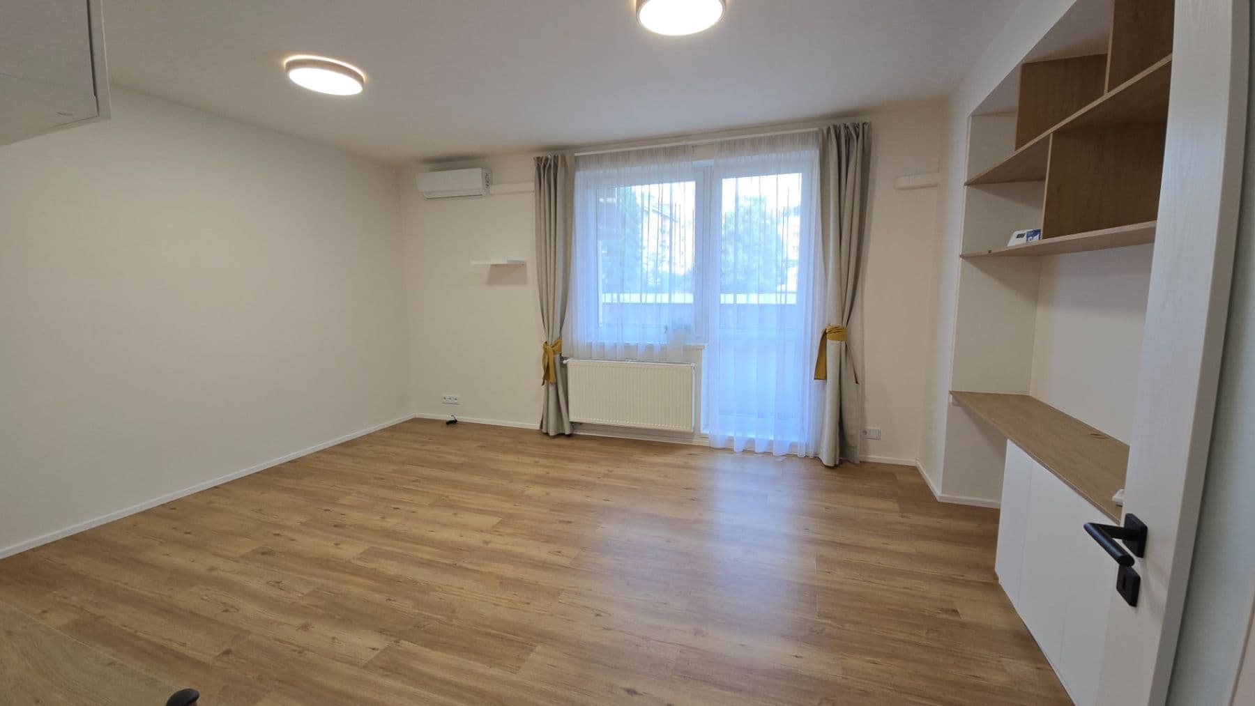 Pronájem bytu 2+1 72 m², náměstí Hrdinů, Praha, Praha Pronájem bytu 2+1 72 m², náměstí Hrdinů, Praha, Praha