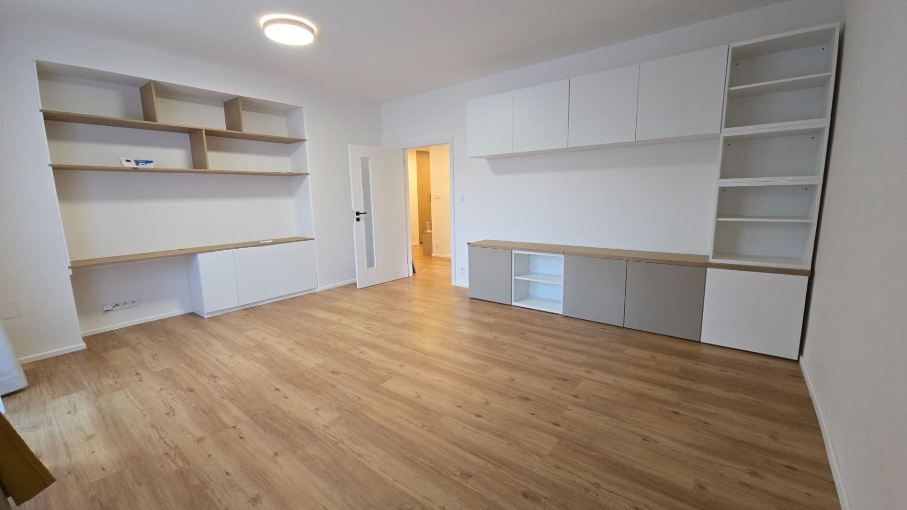 Pronájem bytu 2+1 72 m², náměstí Hrdinů, Praha, Praha Pronájem bytu 2+1 72 m², náměstí Hrdinů, Praha, Praha