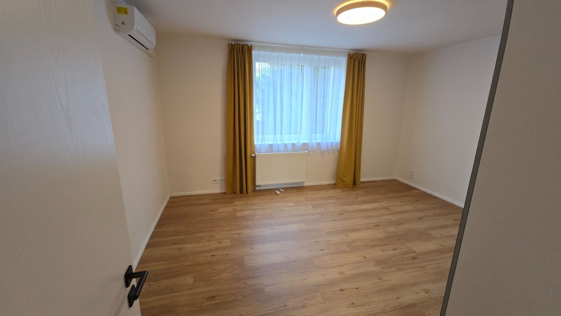 Pronájem bytu 2+1 72 m², náměstí Hrdinů, Praha, Praha Pronájem bytu 2+1 72 m², náměstí Hrdinů, Praha, Praha